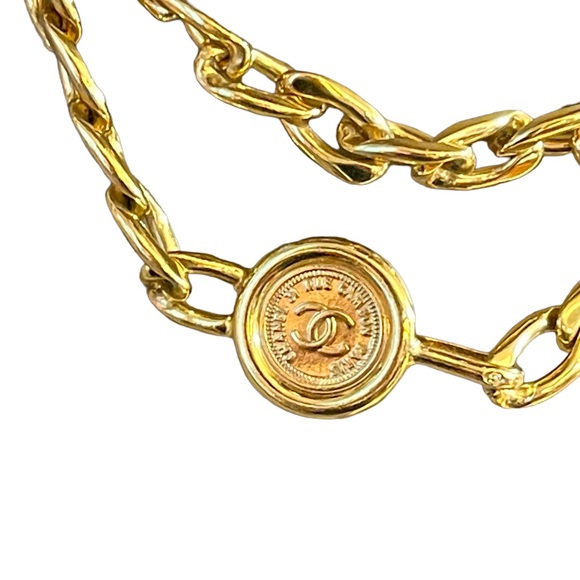 Vintage 1993 (93A) Chanel Authentic Gold finish chain belt - Picture 5 of 16